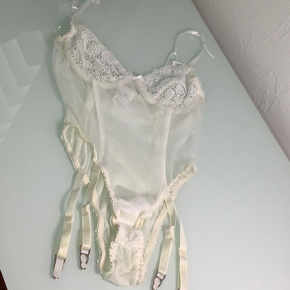 VGT Escante Sheer Nylon babydoll shapewear White bodysuit with gathers SZ S EUC - Picture 15 of 16